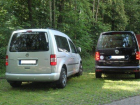 VW Caddy (Modell 2C) und der neue Caddy 4